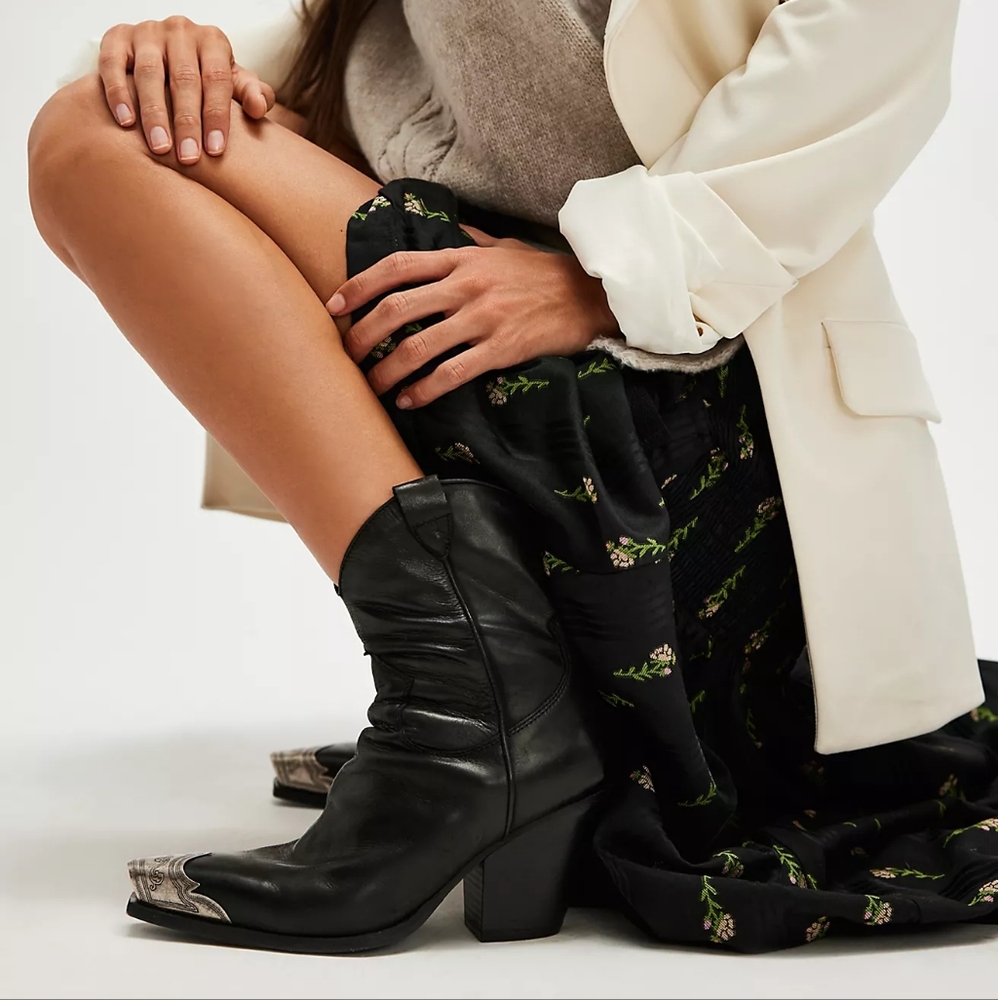 NWOT Free People Brayden Boots in Black Leather - Picture 13 of 14